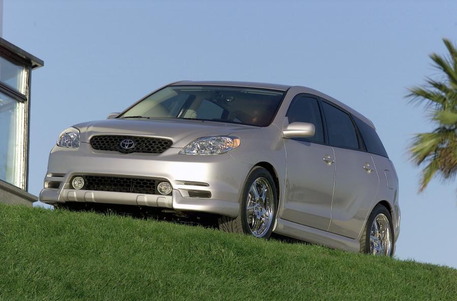  Toyota Corolla Matrix Concept (E130) 2001 года  (фото 19 из 34)